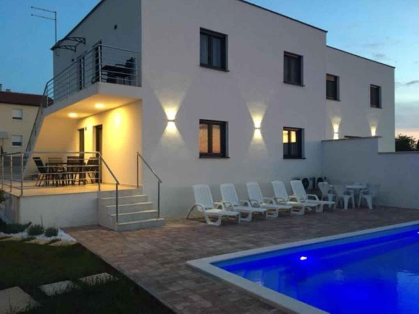 Noel - With Private Pool Apartment