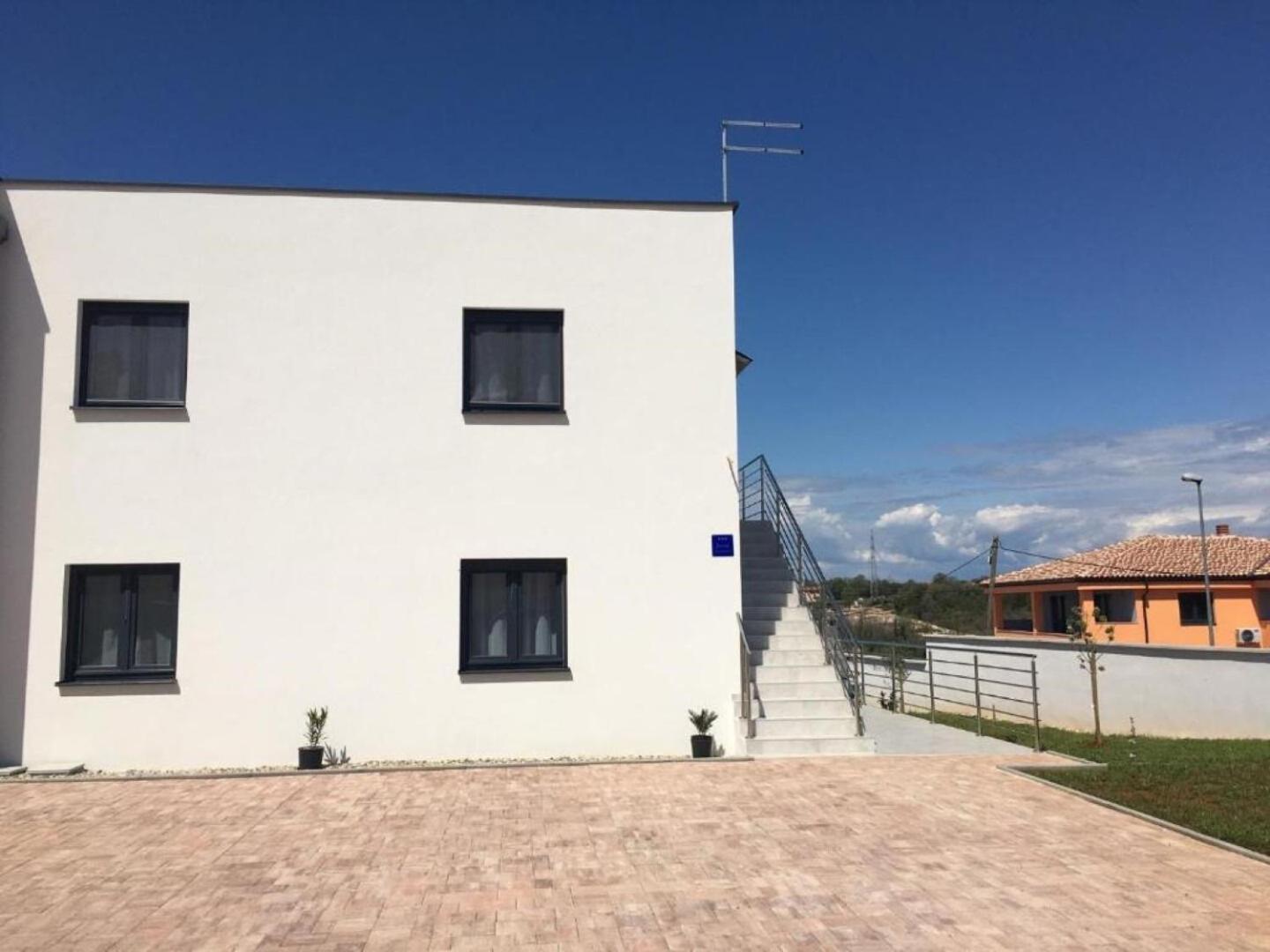 Apartment Noel - With Private Pool Umag
