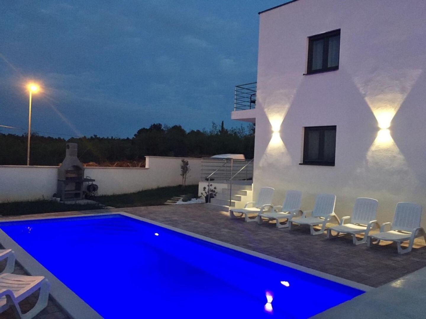 Apartment Noel - With Private Pool Umag